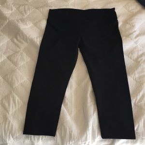 Fabletics Cropped Workout Pant